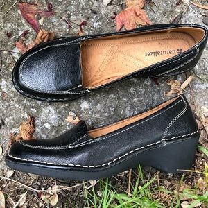Naturalizer leather contrast stitch shoes